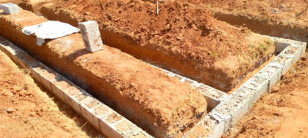 Bouw toiletgebouw school Isoka gestart