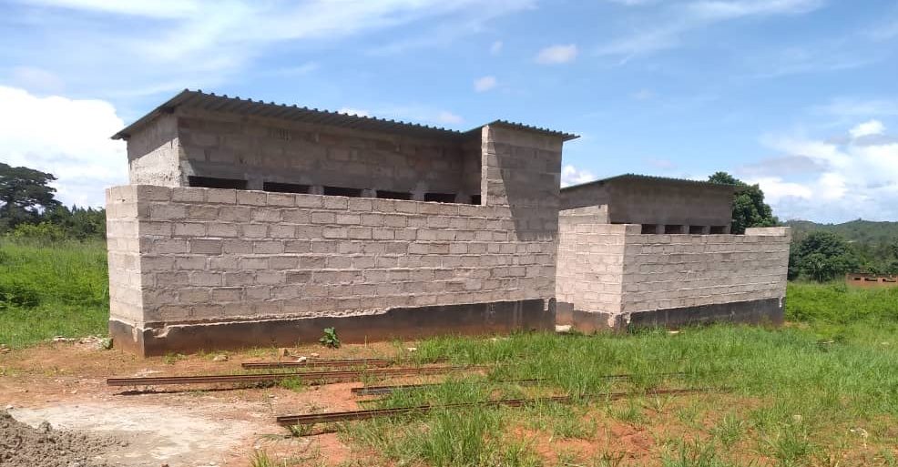 Toiletgebouw school Isoka vordert gestaag